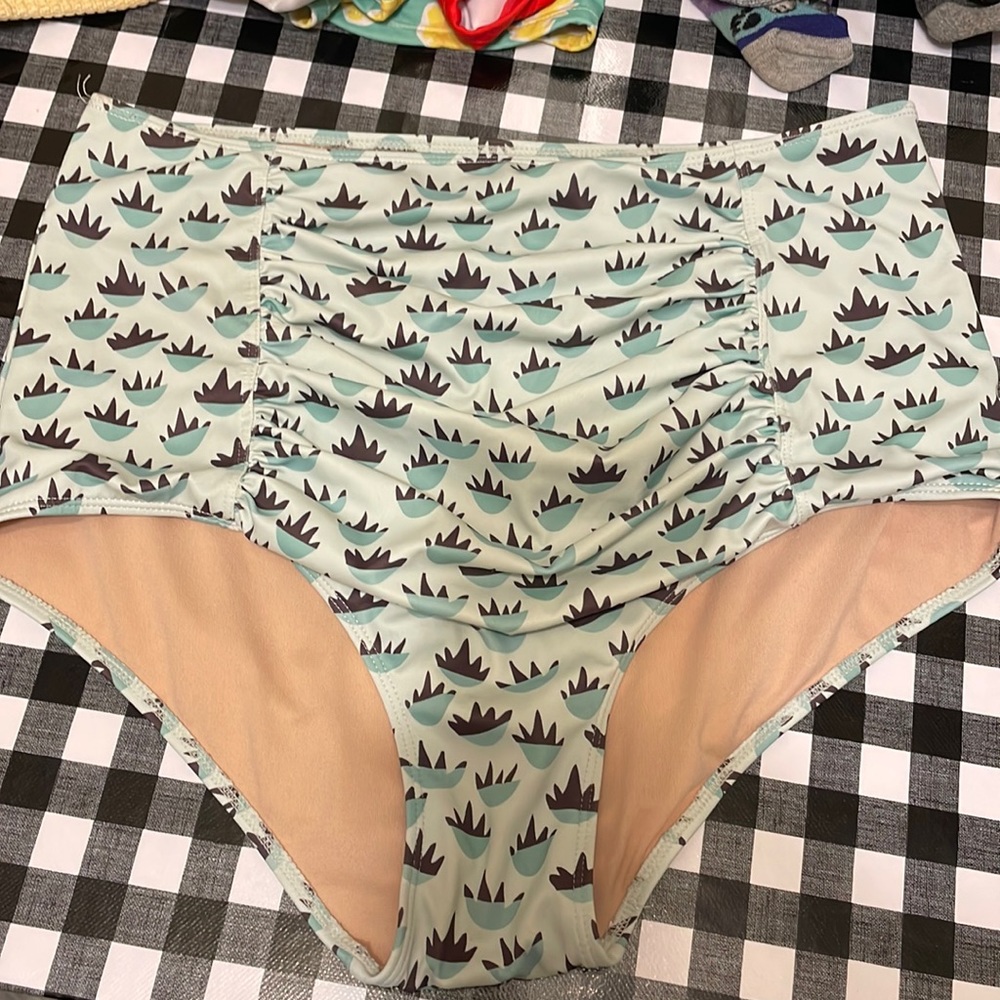 Kortni Jeane Mint Bowls